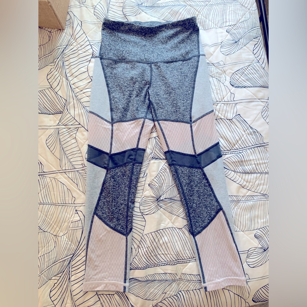 Nordstrom Zella workout/yoga pants/capri style 💞💞